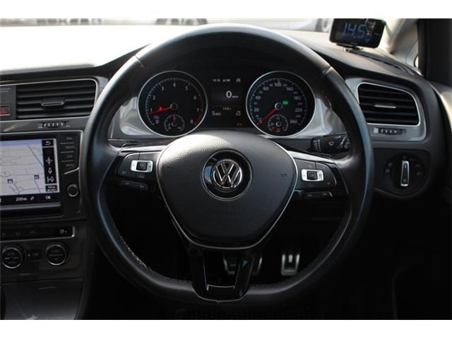 VOLKSWAGEN GOLF Alltrack
