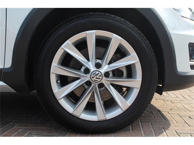 VOLKSWAGEN GOLF Alltrack