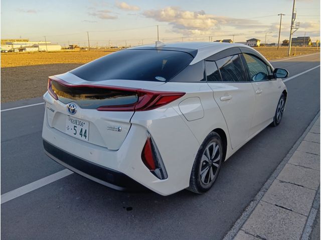 PRIUS PHV