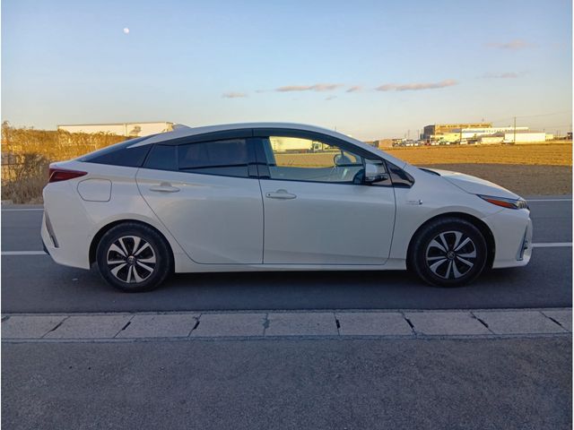 PRIUS PHV