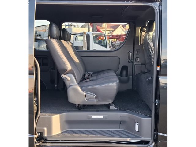 HIACE van 4WD