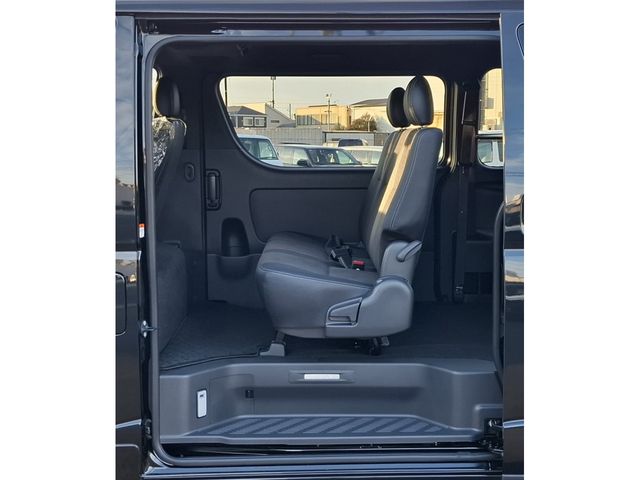 HIACE van 4WD