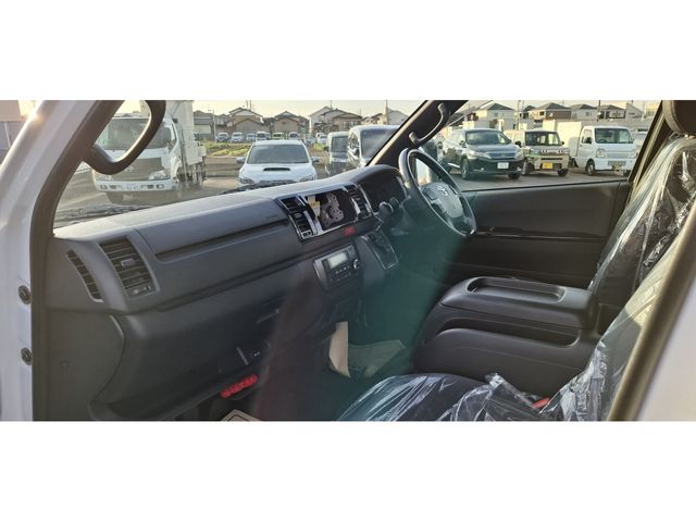 HIACE van 4WD