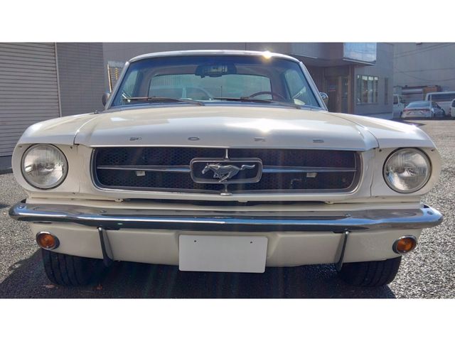 FORD MUSTANG