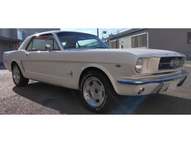 FORD MUSTANG