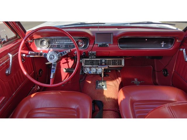 FORD MUSTANG