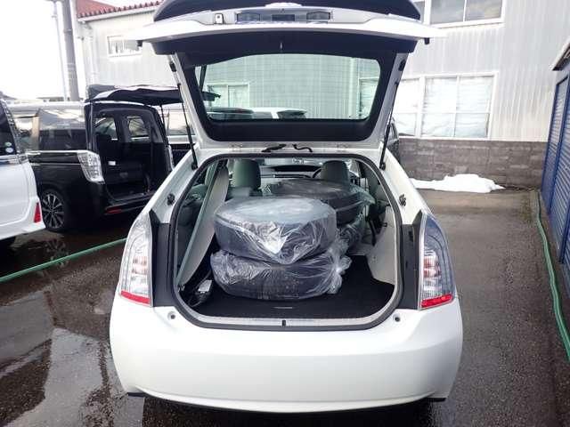 PRIUS PHV