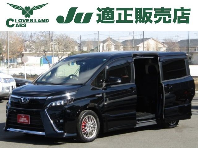 VOXY HYBRID 4WD