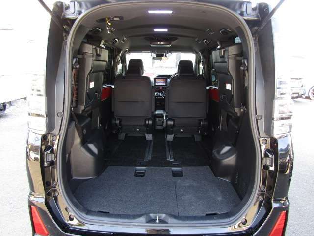 VOXY HYBRID 4WD
