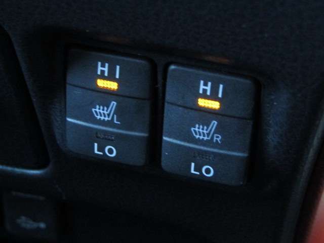 VOXY HYBRID 4WD