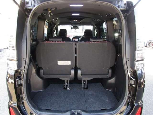 VOXY HYBRID 4WD