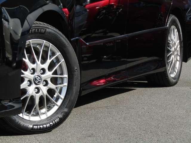 VOXY HYBRID 4WD