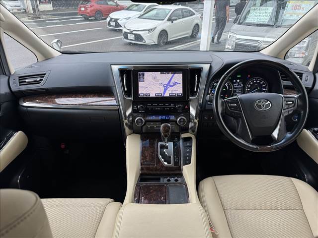 Alphard Hybrid