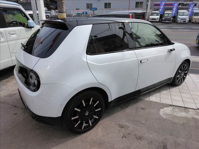 Honda e