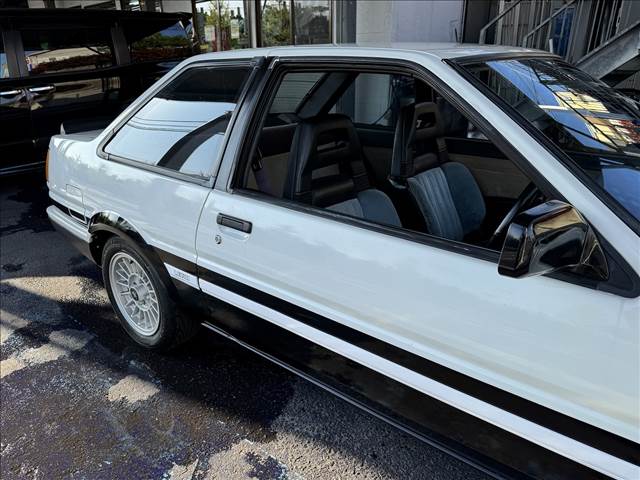Corolla Levin