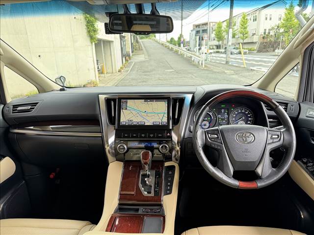 Alphard Hybrid