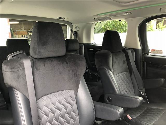 Vellfire Hybrid