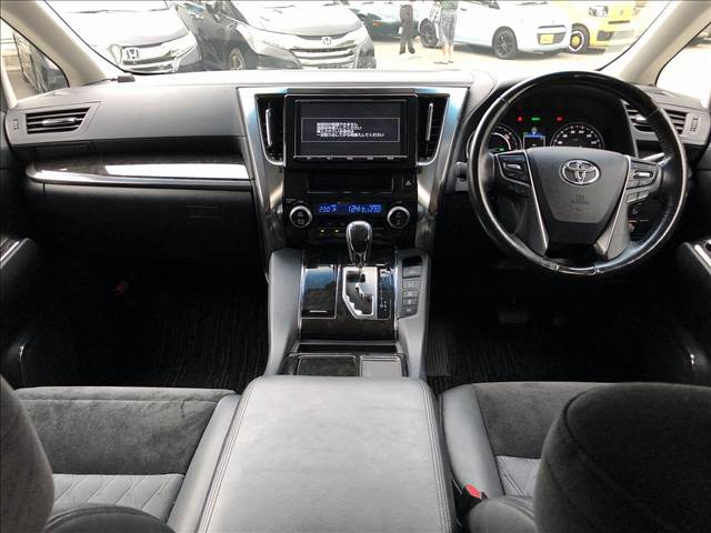 Vellfire Hybrid