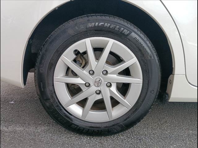 Prius Alpha