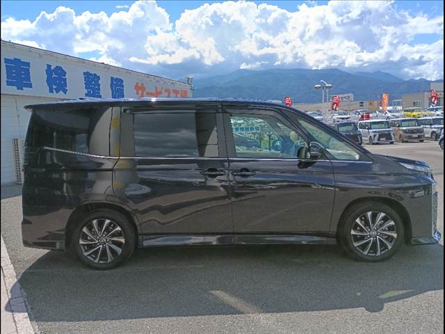 Voxy Hybrid