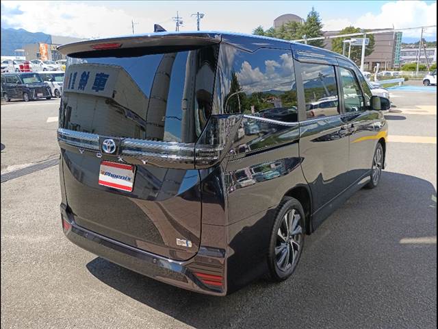 Voxy Hybrid