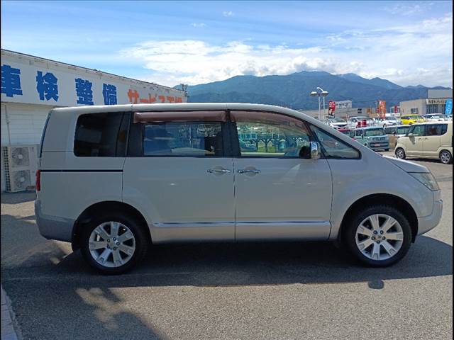 Delica D5
