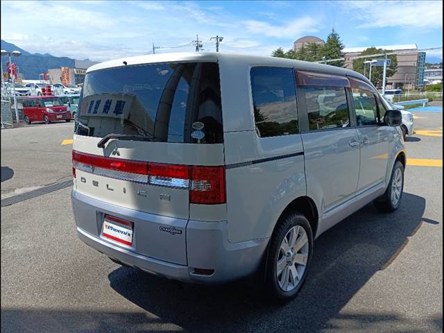 Delica D5