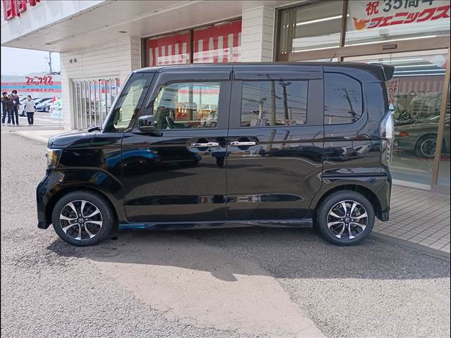 N-BOX (welfare vehicle)
