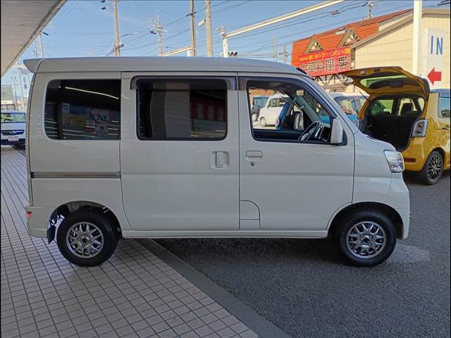 Pixis Van