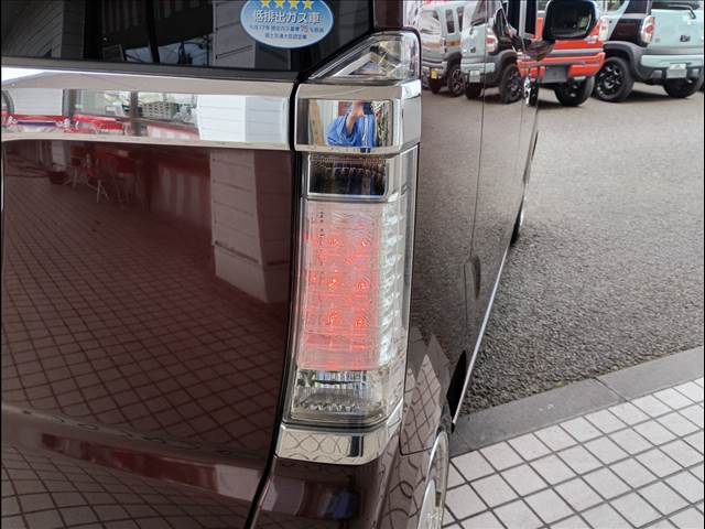 N-BOX Slash