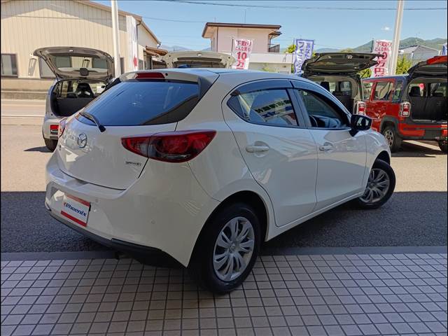 MAZDA2