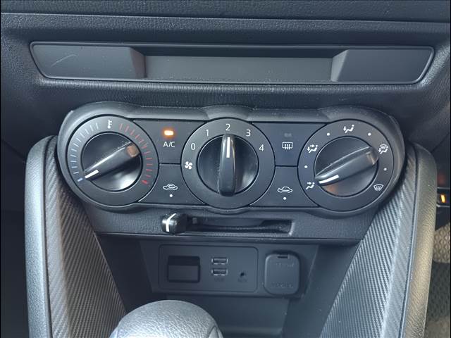 MAZDA2