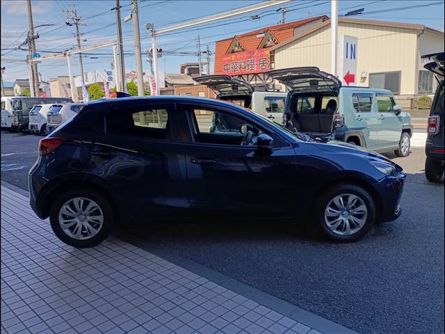 MAZDA2