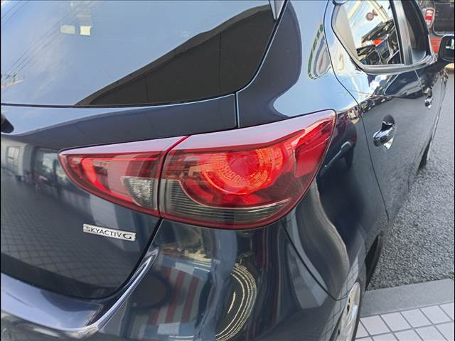 MAZDA2