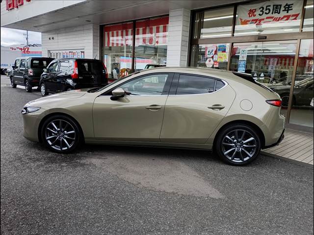 MAZDA3 FASTBACK