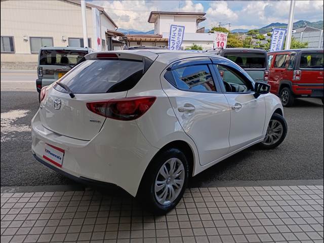MAZDA2
