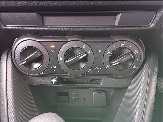 MAZDA2