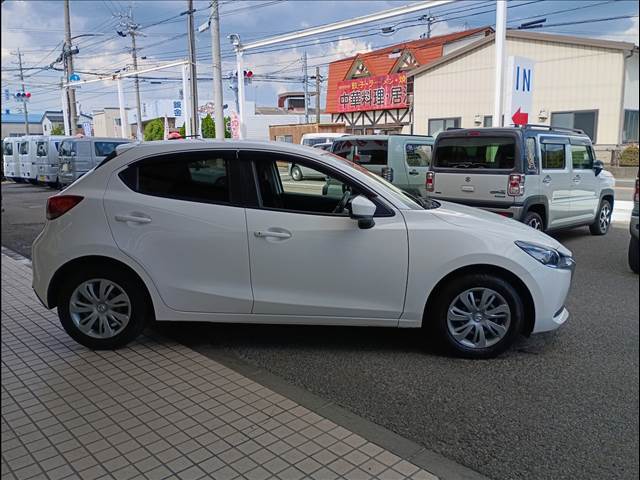 MAZDA2