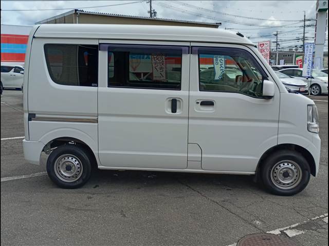 エブリイ