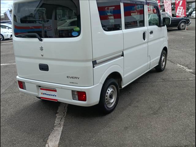 エブリイ