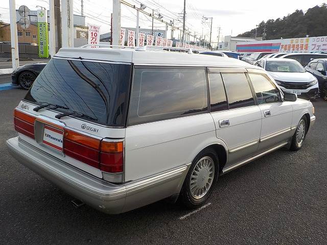 Crown Station Wagon