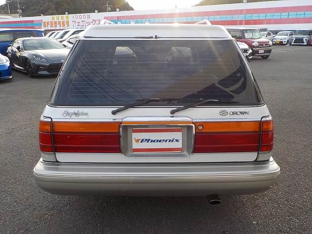 Crown Station Wagon