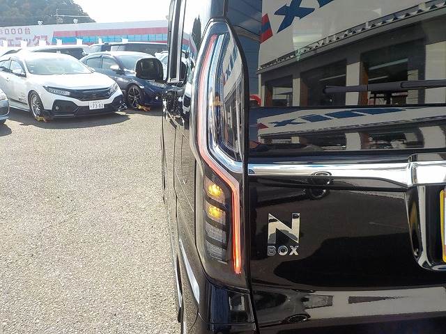 N-BOX