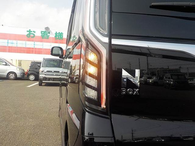 N-BOX