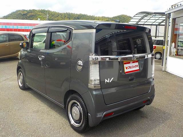 N-BOX Slash