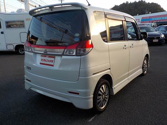 Delica D2