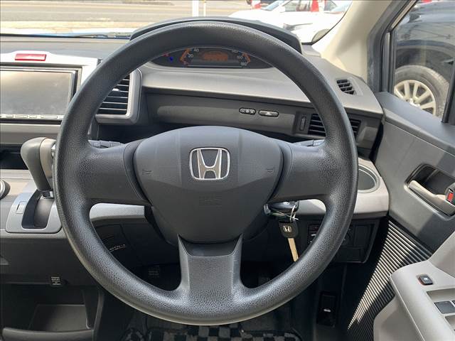 フリード 2WD