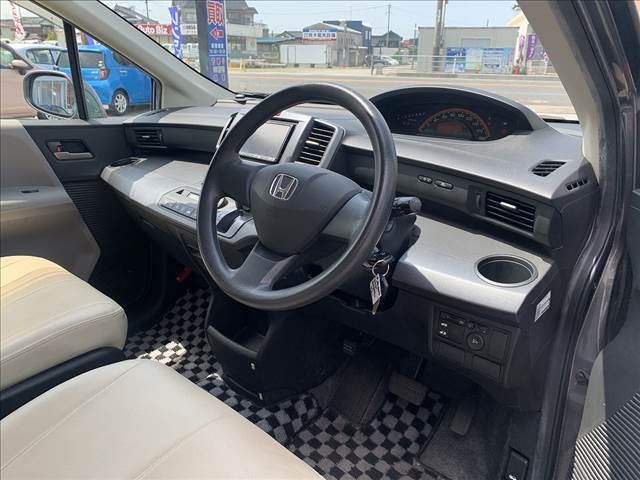 フリード 2WD