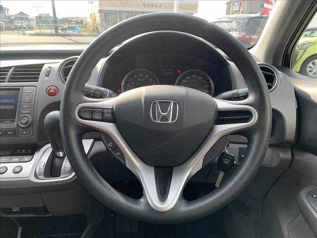 ストリーム 2WD