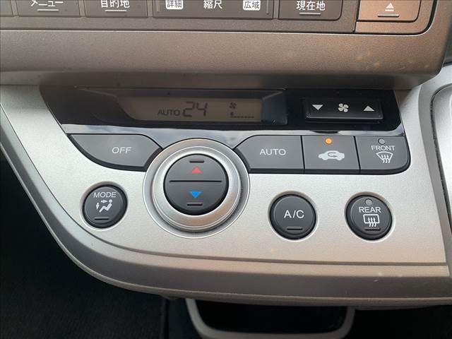 ストリーム 2WD